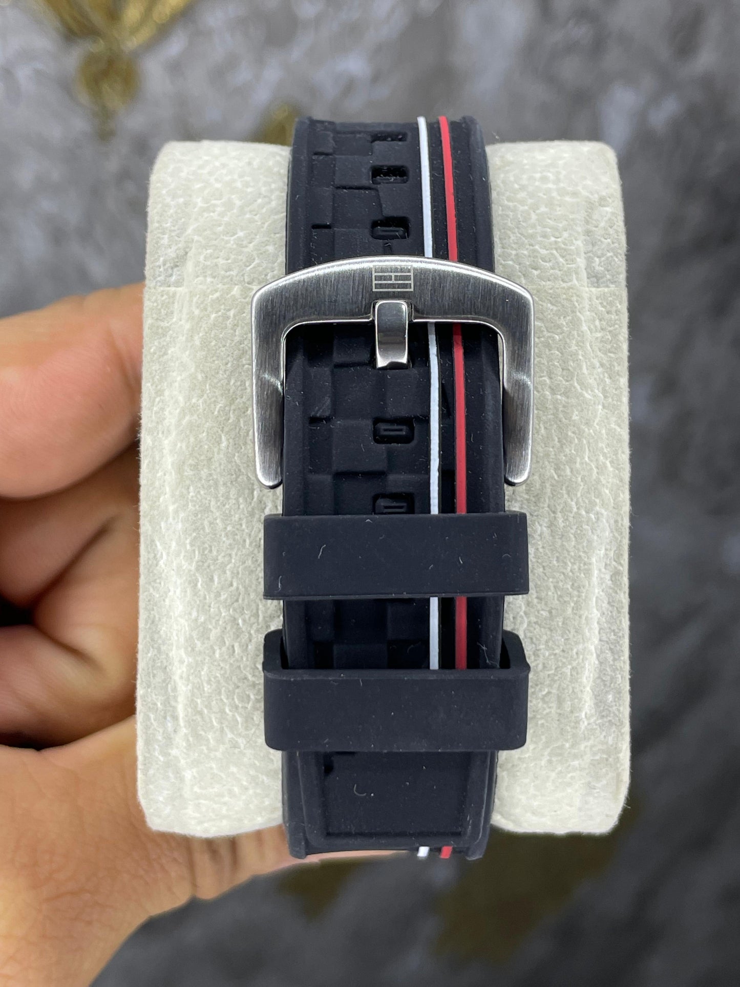 Tommy Hilfiger Drum roller watch with Silicone Strap*⭐️ ⭐️⭐️